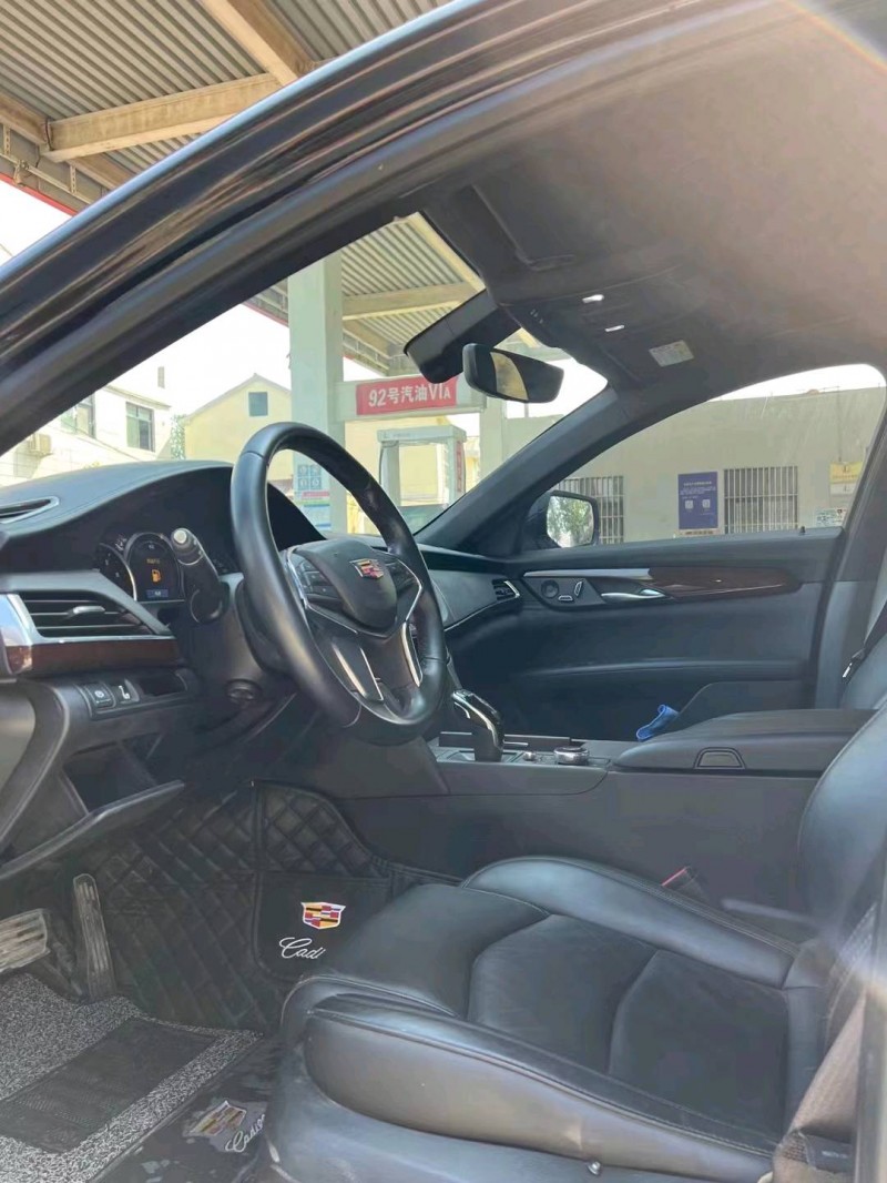 北京20年凯迪拉克CT64