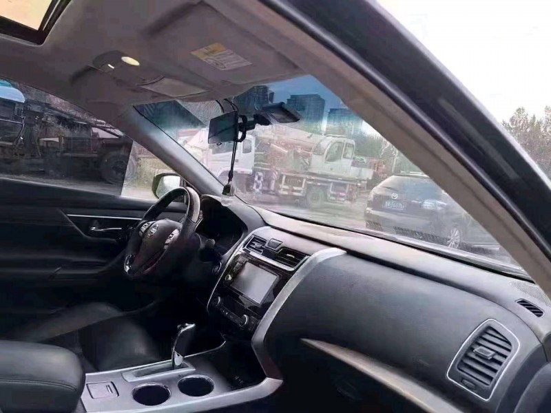 北京17年日产天籁5