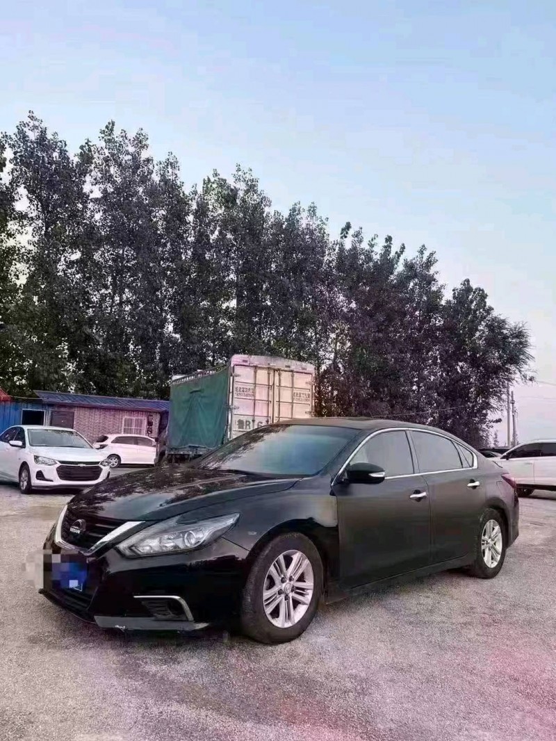 北京17年日产天籁9
