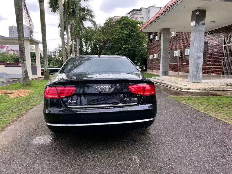 广州12年奥迪A8L9