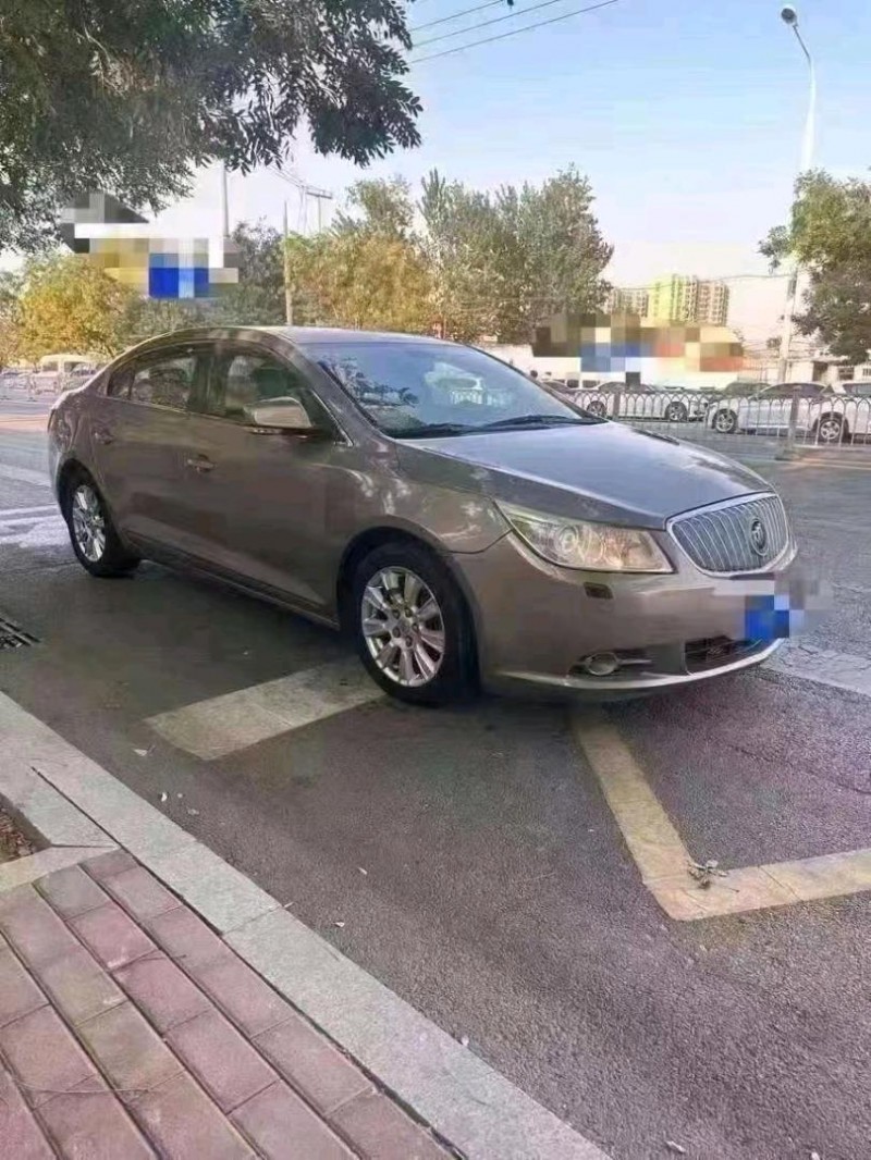 北京10年别克君越2