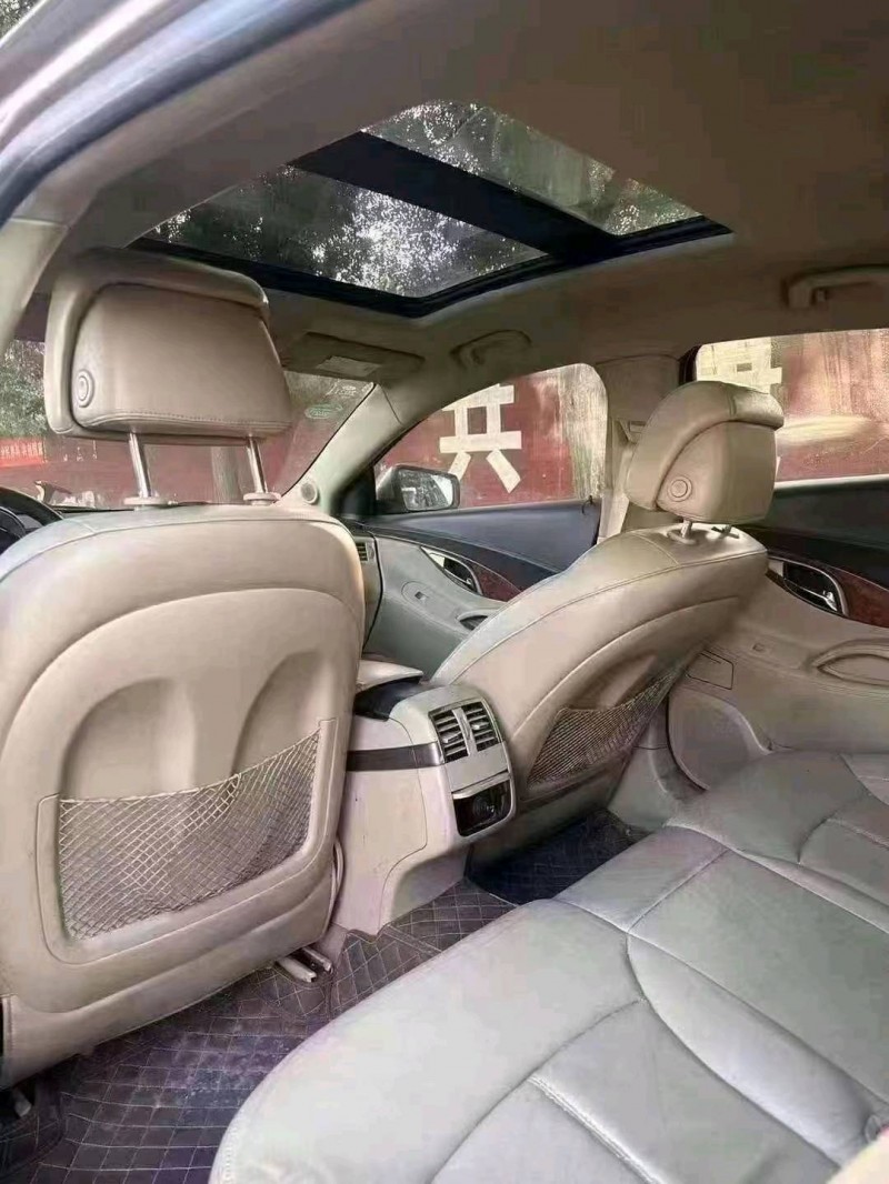 北京10年别克君越6