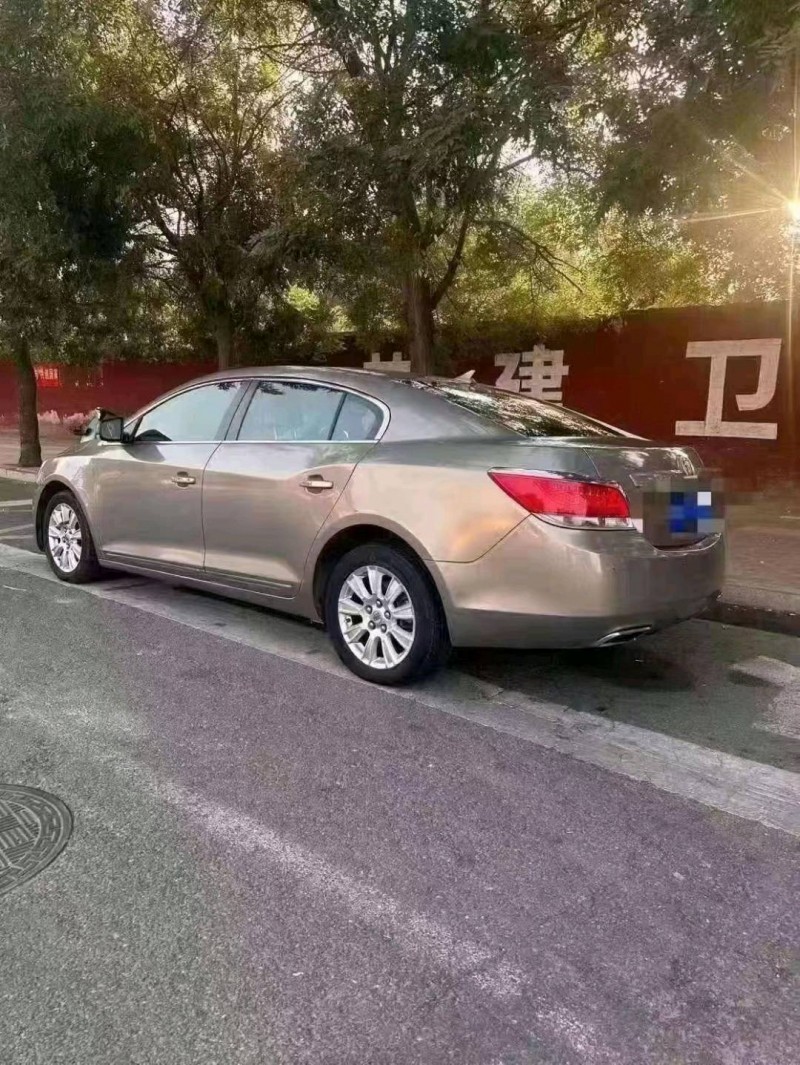 北京10年别克君越7