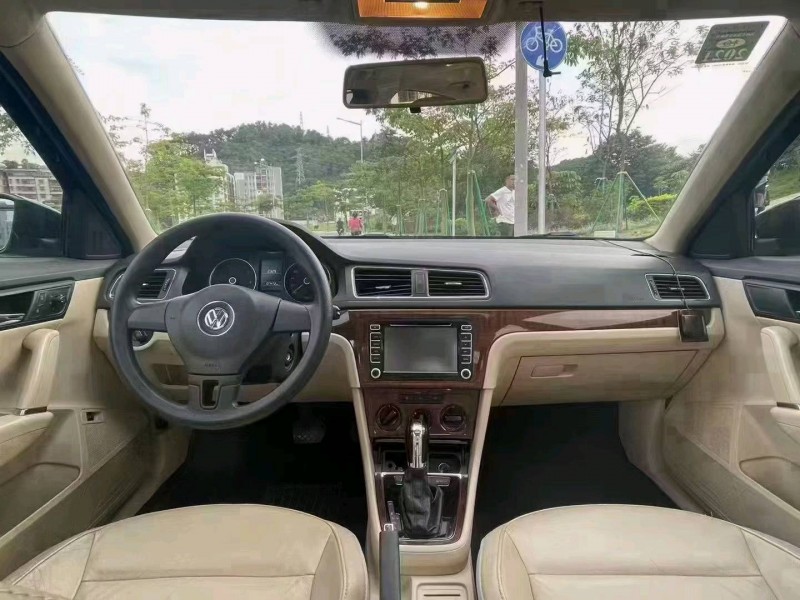 广州12年大众朗逸9