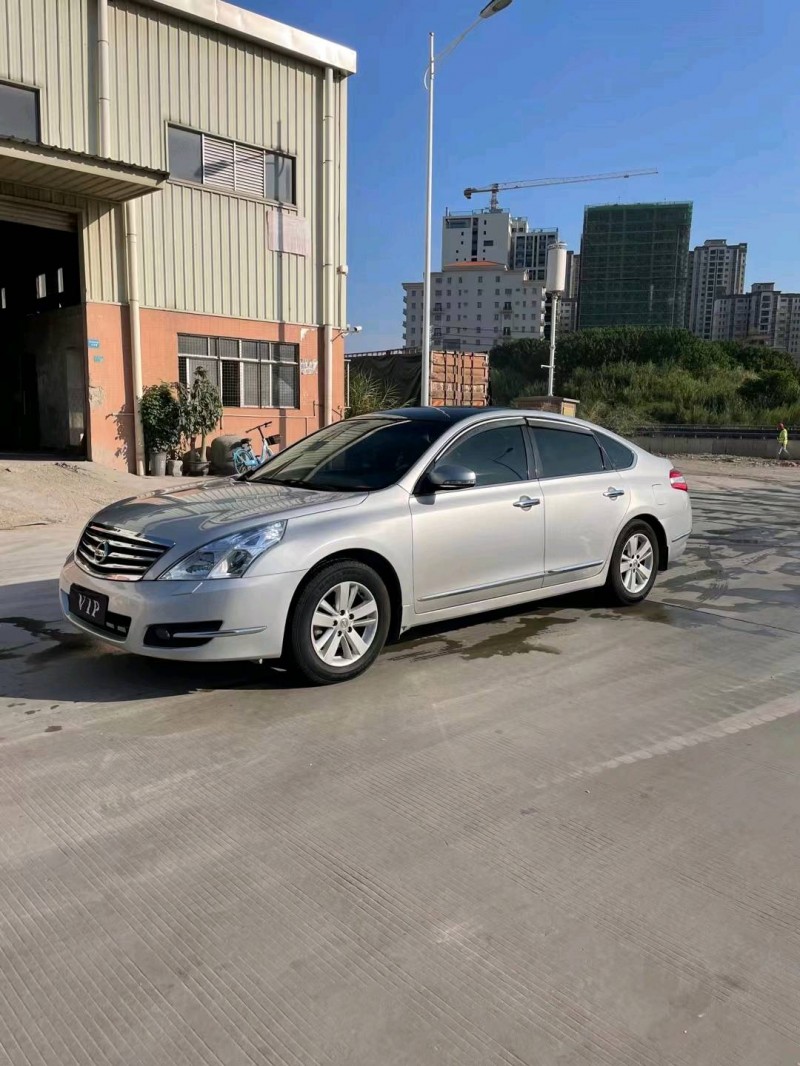 东莞10年日产天籁2