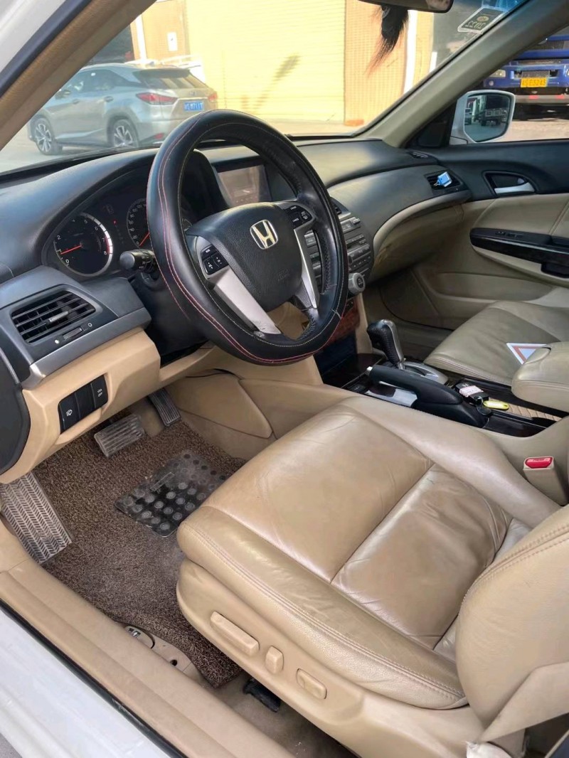 东莞10年本田雅阁4