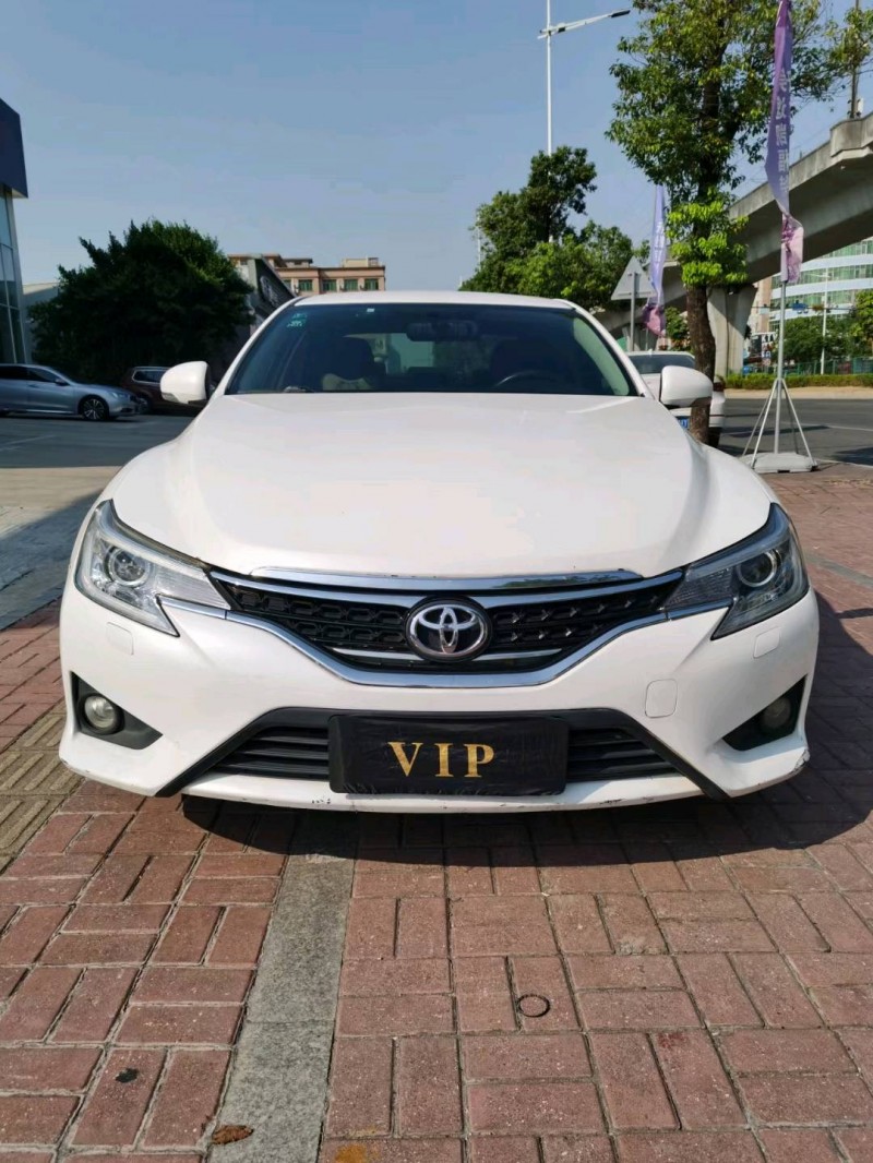 东莞14年丰田锐志9