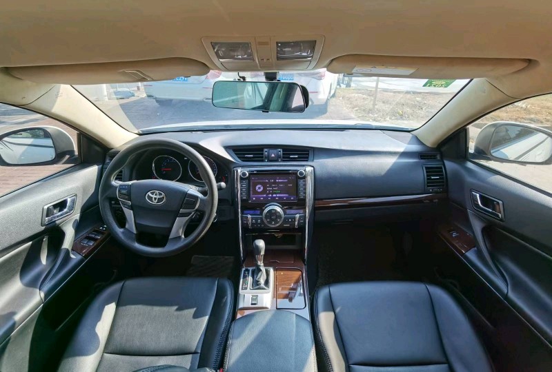 东莞14年丰田锐志2