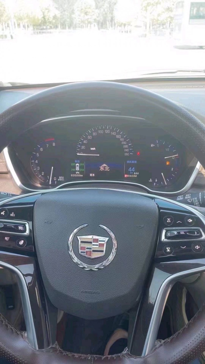 北京15年凯迪拉克SRX2