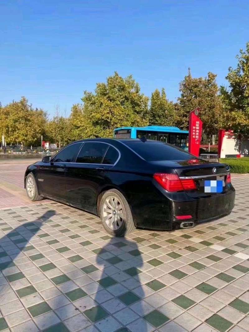 北京11年宝马7系8