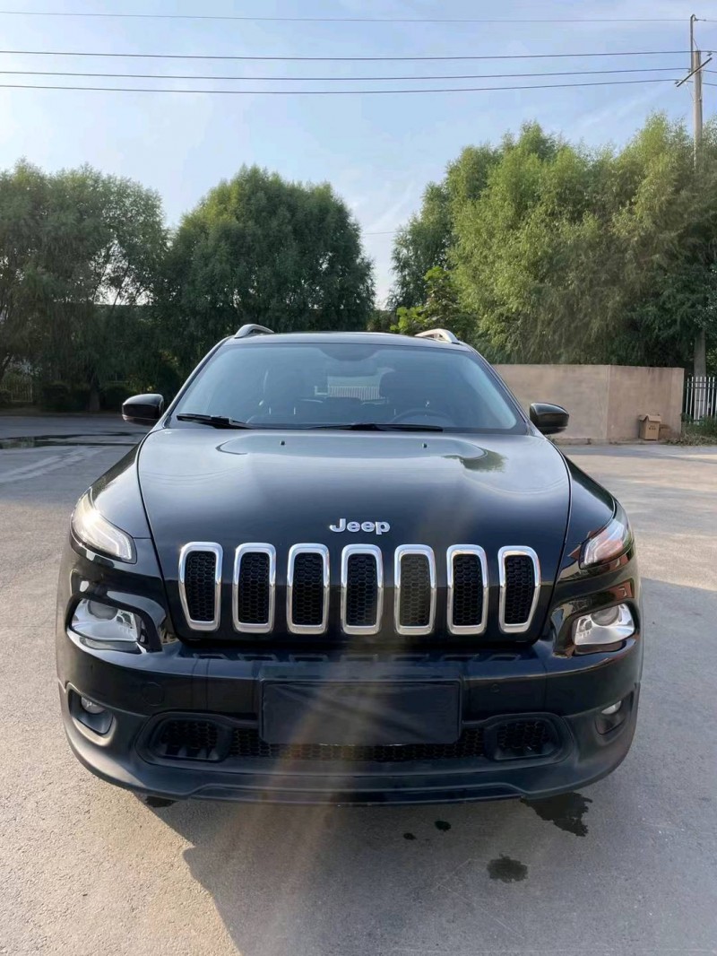 沈阳16年Jeep自由光9