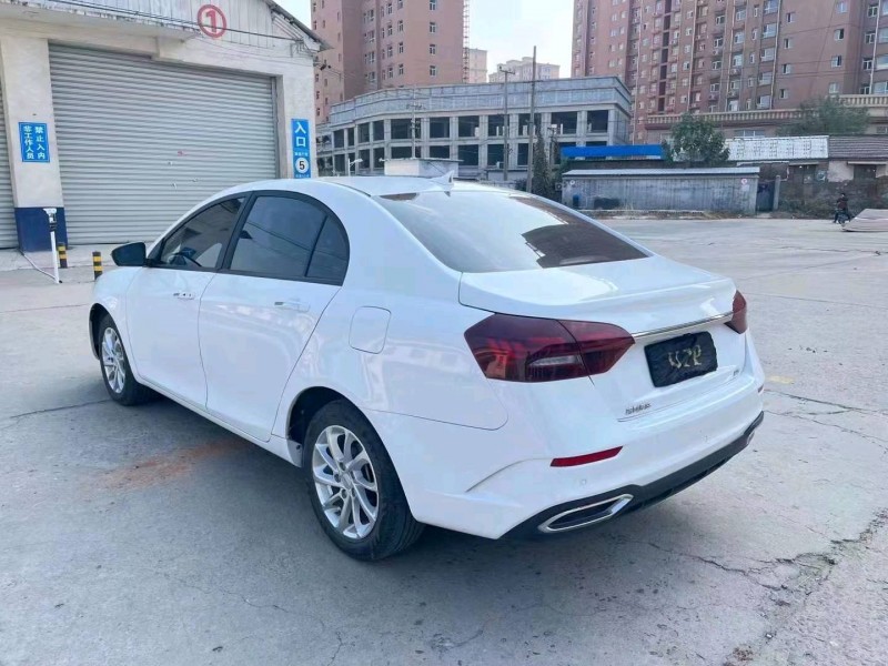 北京21年吉利帝豪8