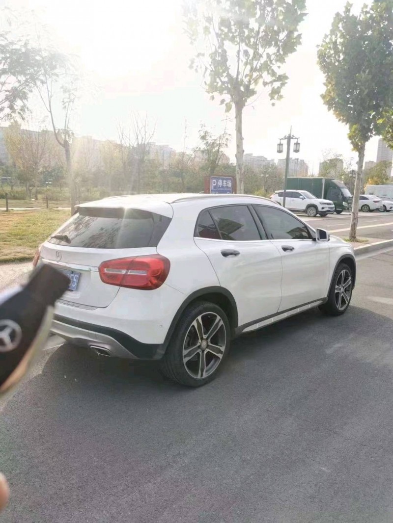 北京15年奔驰GLA3