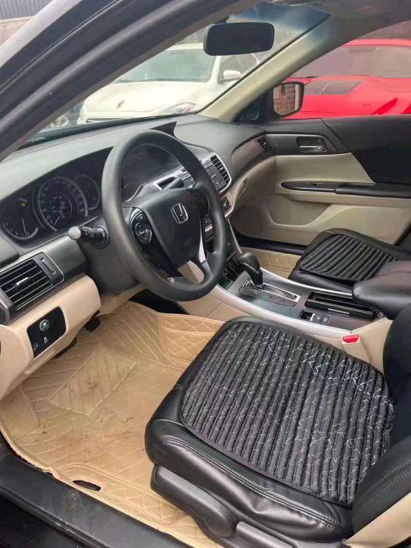 青岛15年本田雅阁6