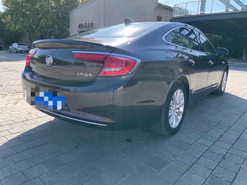 青岛17年别克君越6