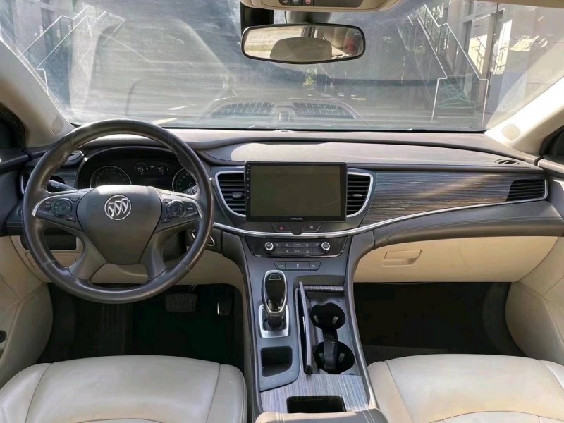 青岛17年别克君越7