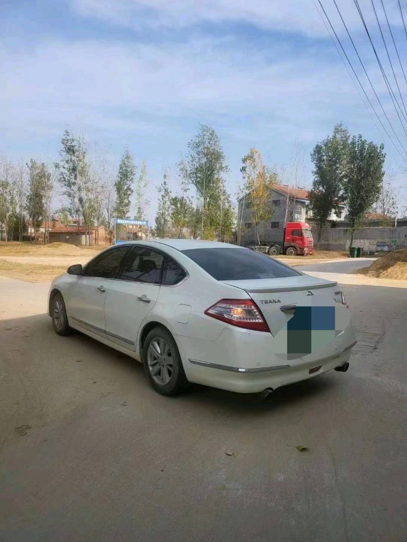 北京12年日产天籁3