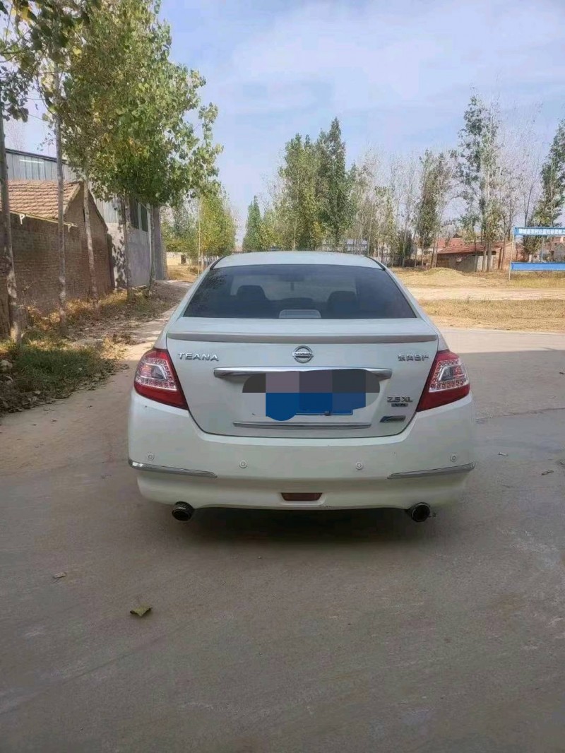 北京12年日产天籁4