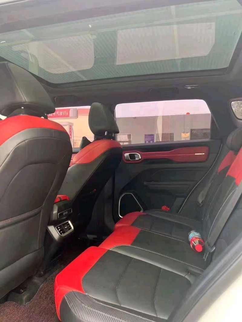 北京21年吉利帝豪8