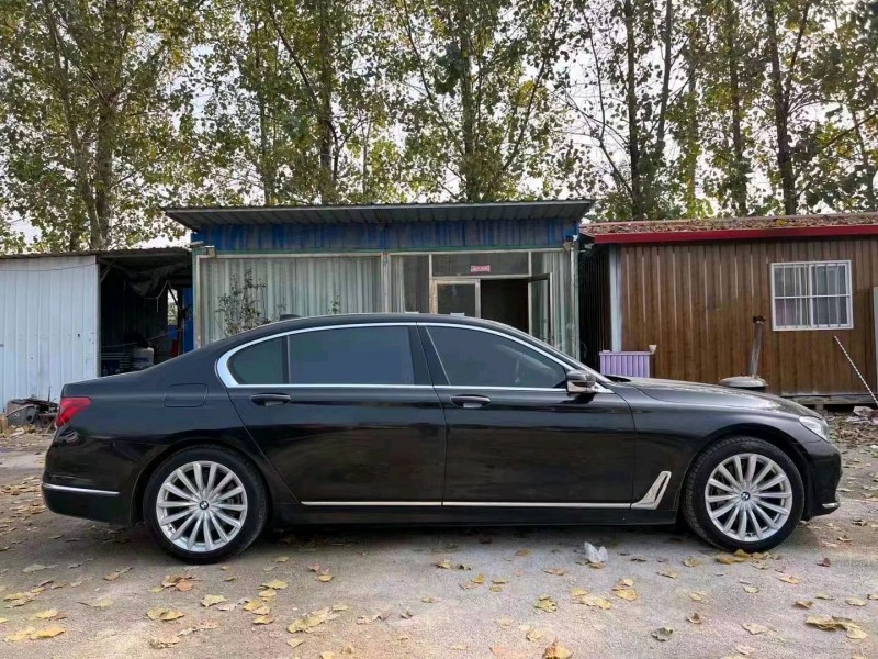 北京17年宝马7系8