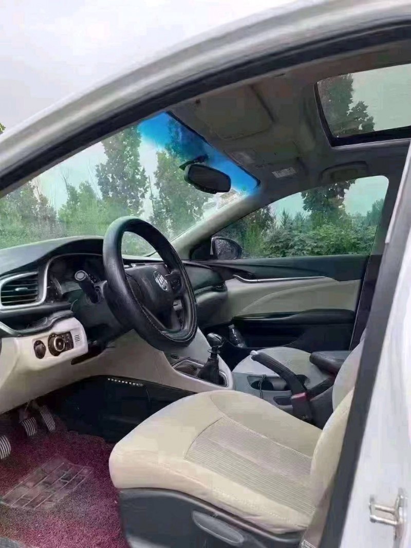 北京15年别克英朗1