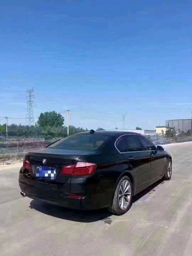 北京16年宝马5系3