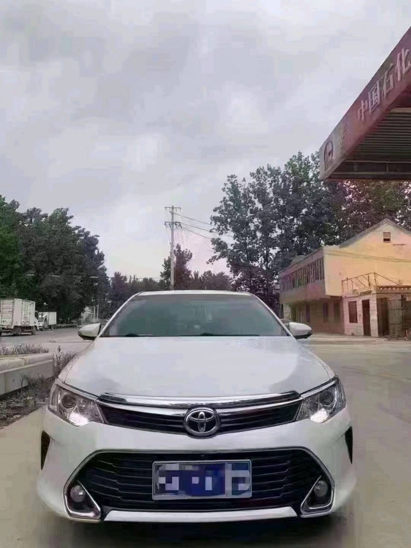 北京16年丰田凯美瑞1