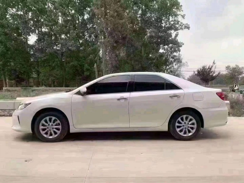 北京16年丰田凯美瑞6