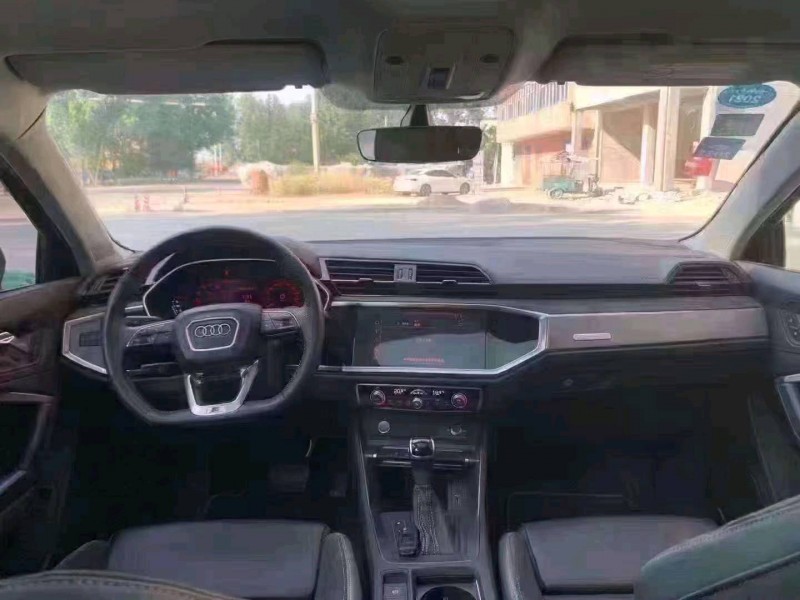 北京20年奥迪Q38