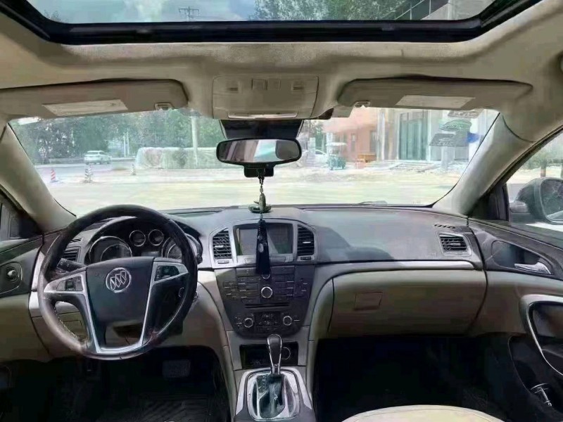 北京11年别克君威8