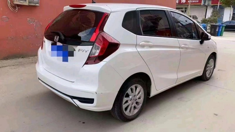 北京18年本田飞度9