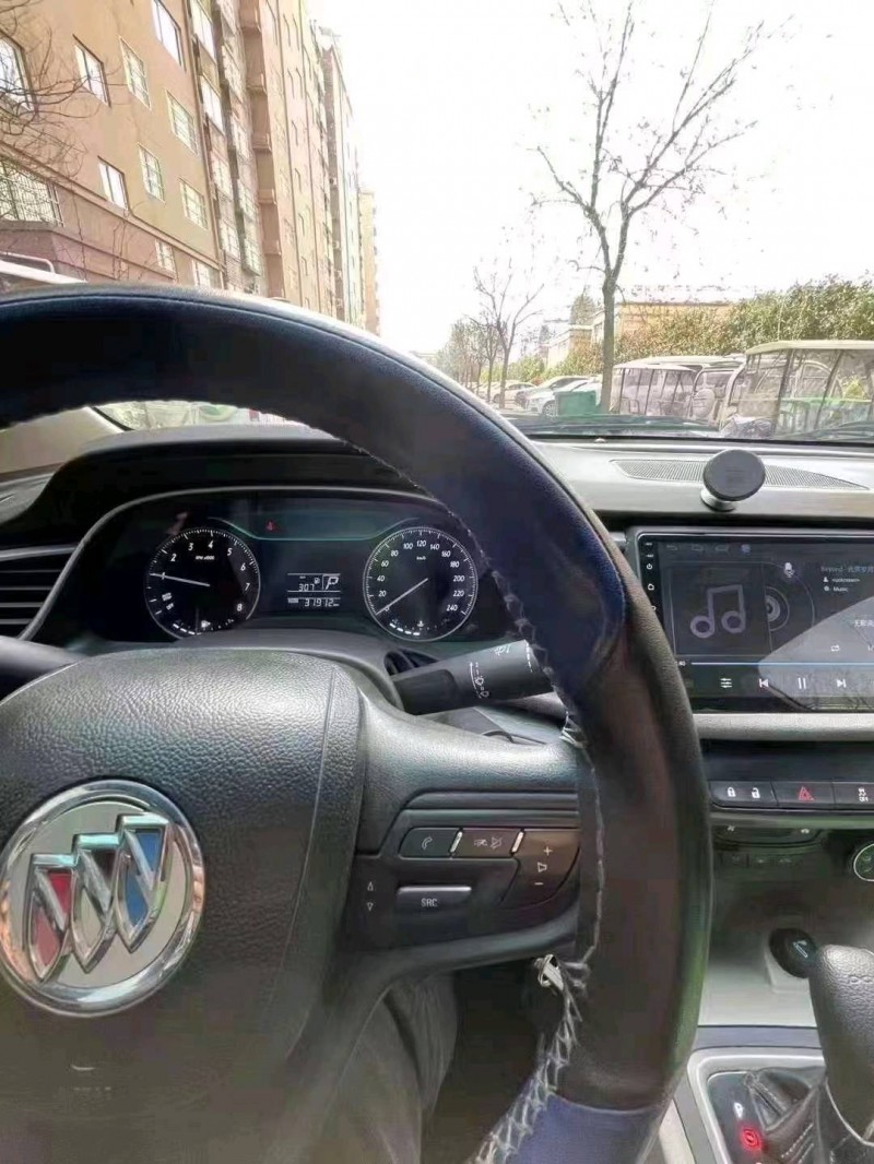 北京19年别克英朗8