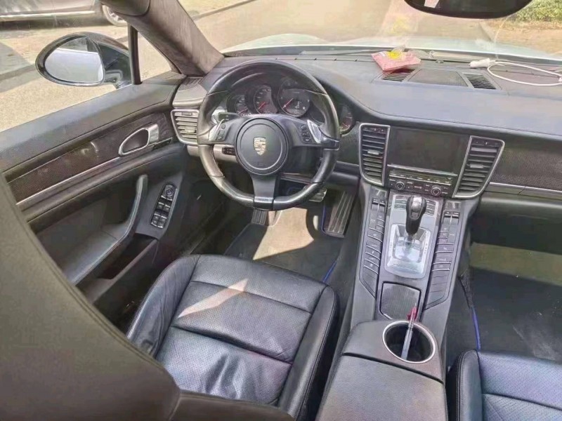 北京10年保时捷帕拉梅拉9