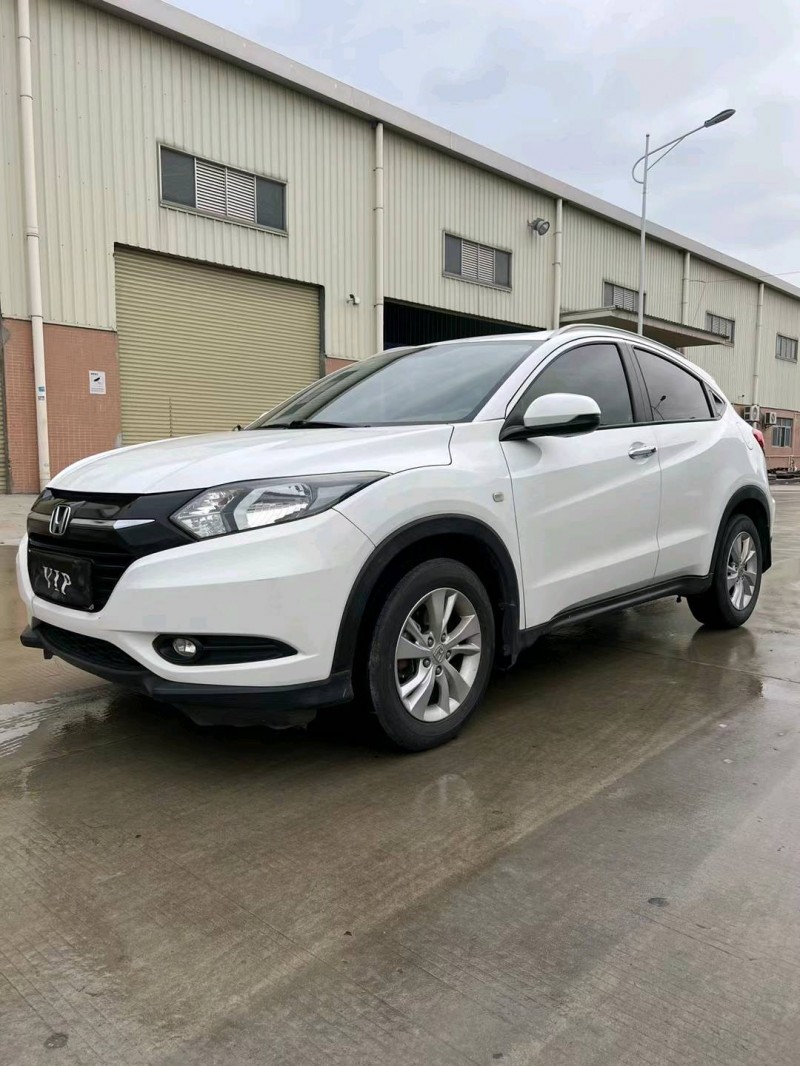 东莞17年本田缤智3