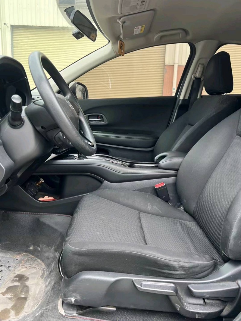 东莞17年本田缤智5
