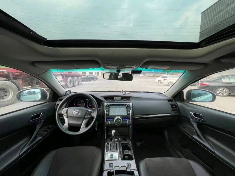 东莞14年丰田锐志4