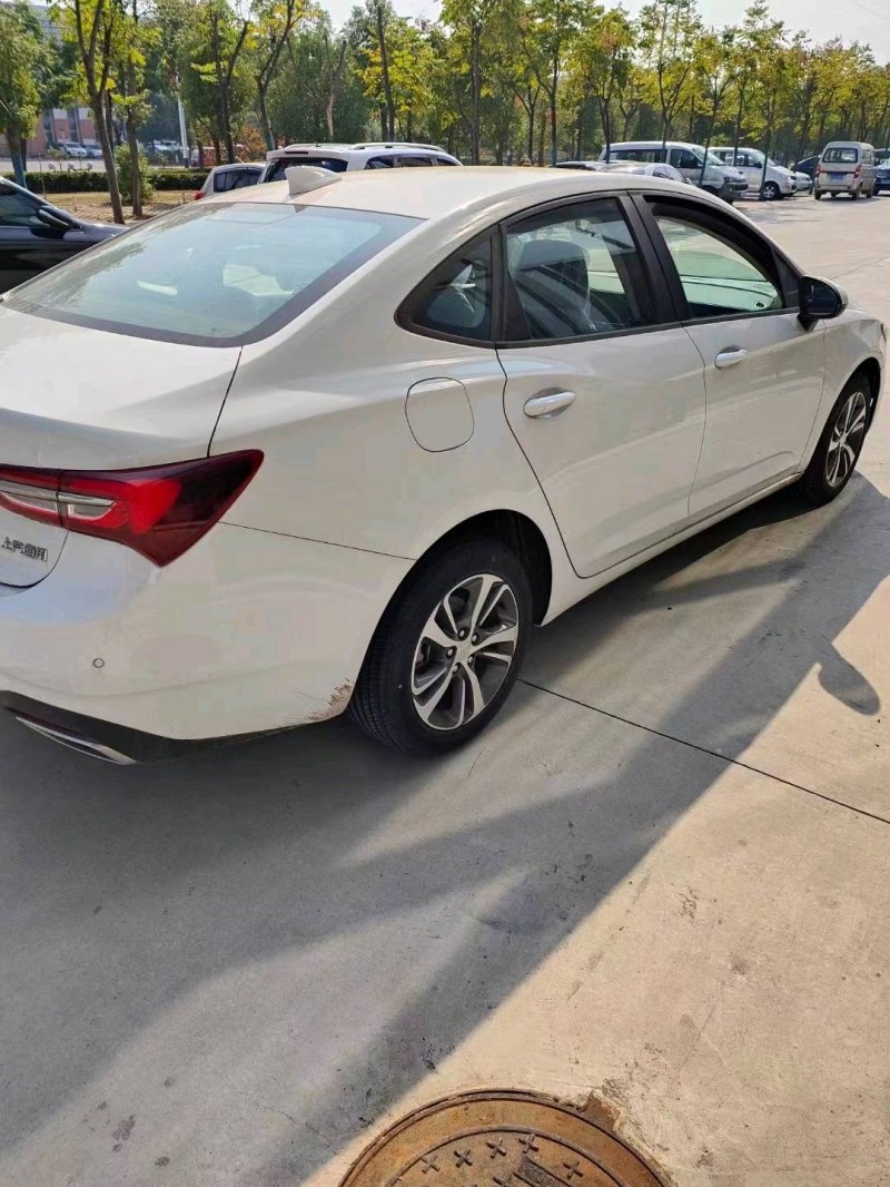 武汉22年别克威朗8