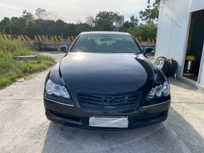 南宁07年丰田锐志1