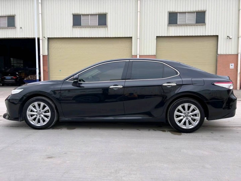 东莞18年丰田凯美瑞8