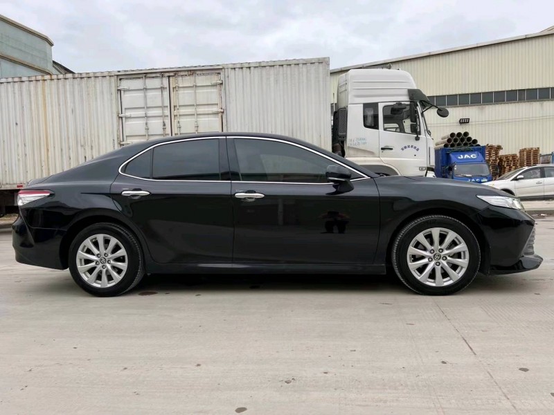 东莞18年丰田凯美瑞7