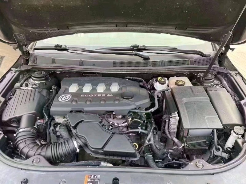 石家庄12年别克君越4