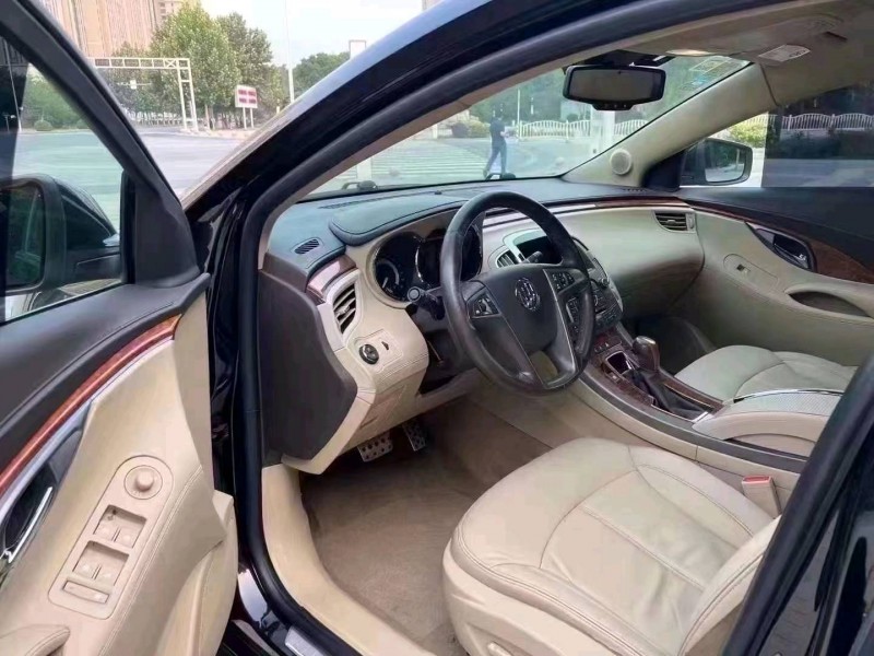 石家庄12年别克君越6