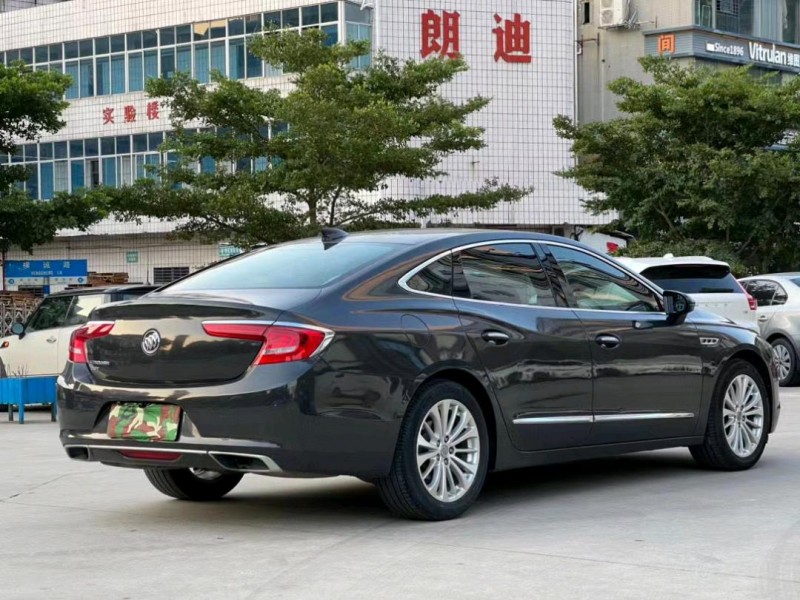 东莞17年别克君越8