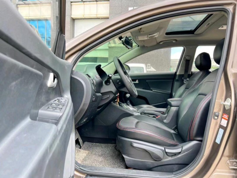 东莞14年起亚智跑7