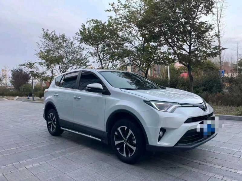 枣庄19年丰田RAV4荣放9