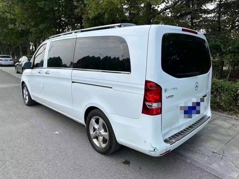 枣庄17年奔驰威霆3