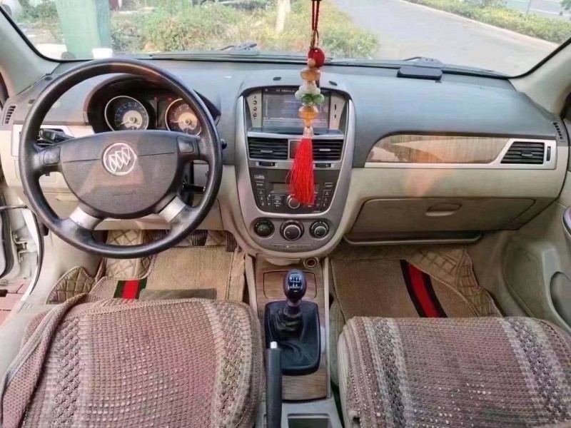 临沂16年别克凯越4