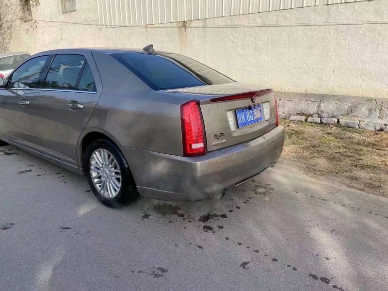 潍坊12年凯迪拉克赛威7