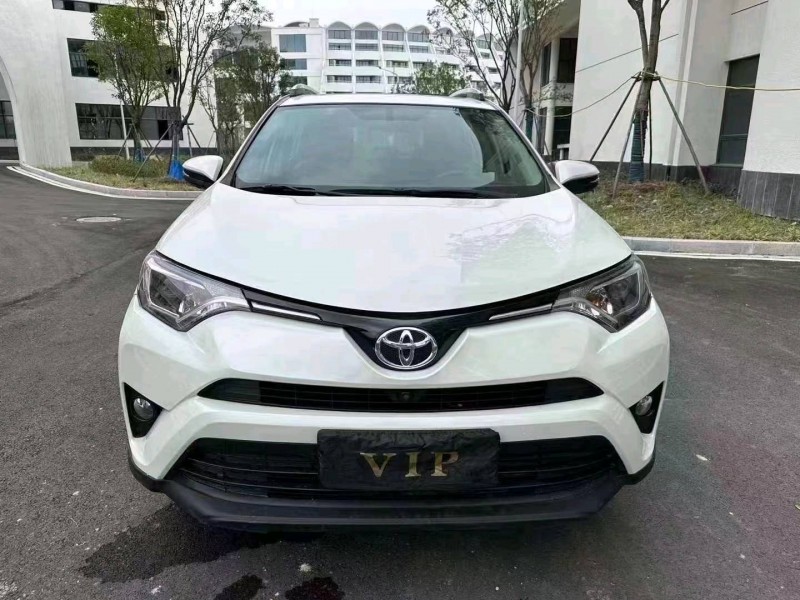 嘉興17年豐田RAV4榮放1