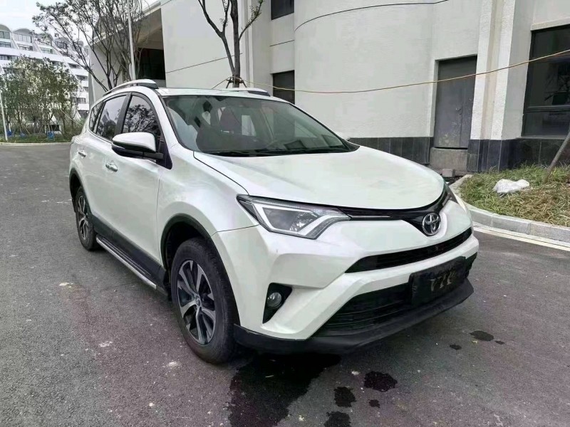 嘉興17年豐田RAV4榮放4